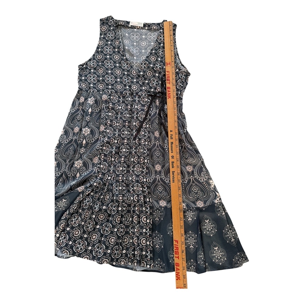 Odd Molly Women Grey Pink Paisley Medallion Pleated Wrap Dress Size 3 L - Picture 7 of 8